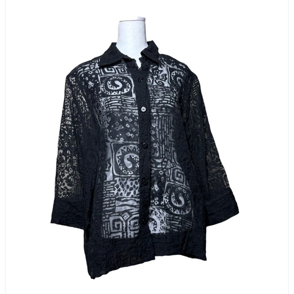 Ruby Rd. Black and White Patterned Top - Picture 2 of 5